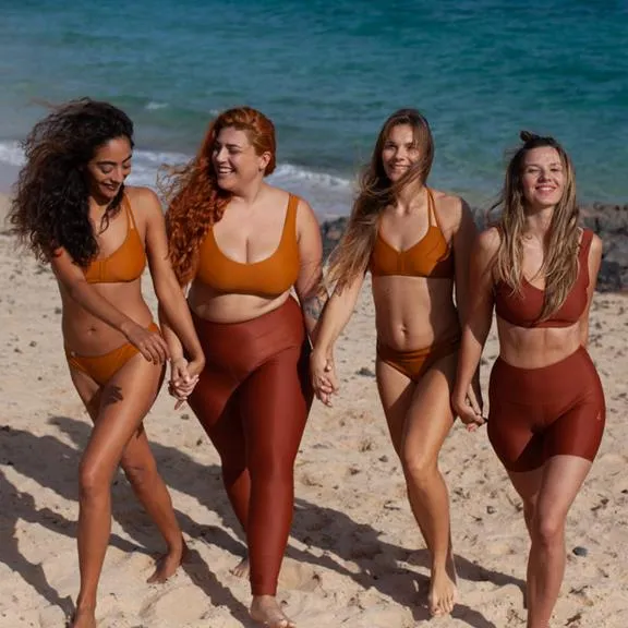 Inaska Shorts High Waist Radler Chill Earth Rust Brown